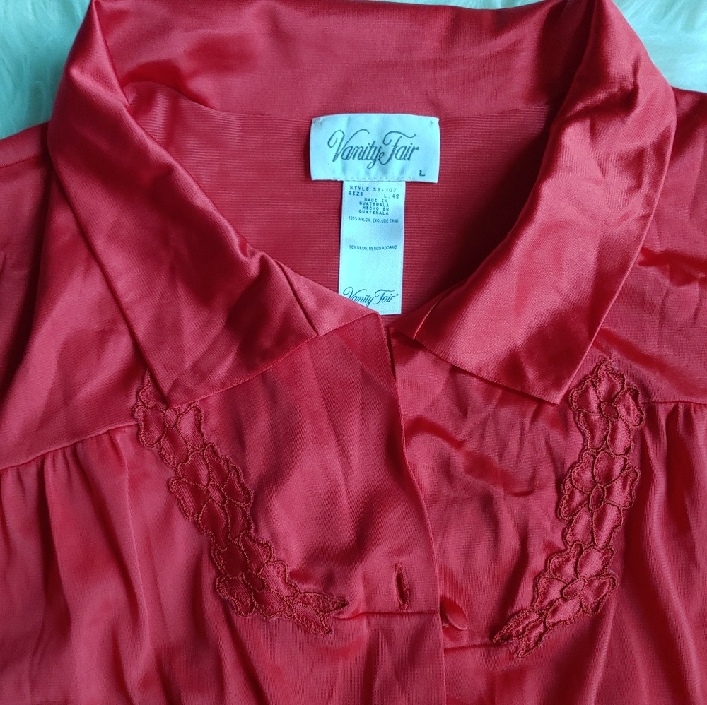 Vanity Fair Red Robe - Picture 5 of 8